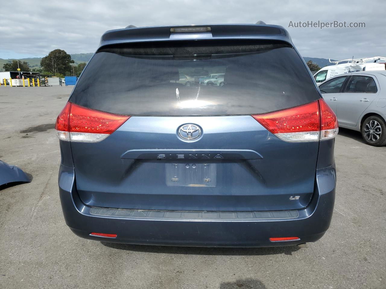 2014 Toyota Sienna Le Blue vin: 5TDKK3DC2ES424065