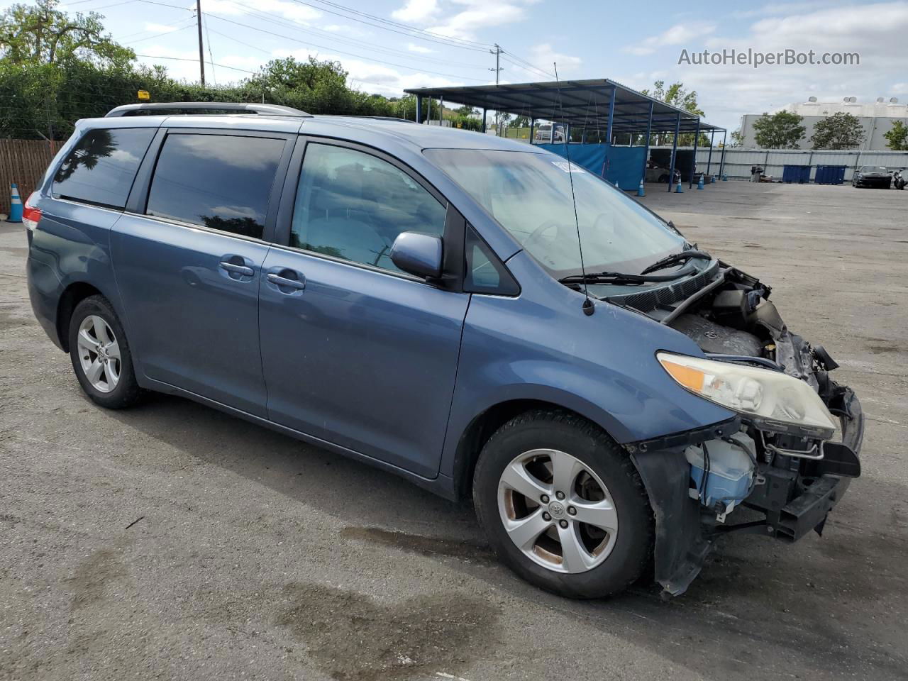 2014 Toyota Sienna Le Синий vin: 5TDKK3DC2ES424065