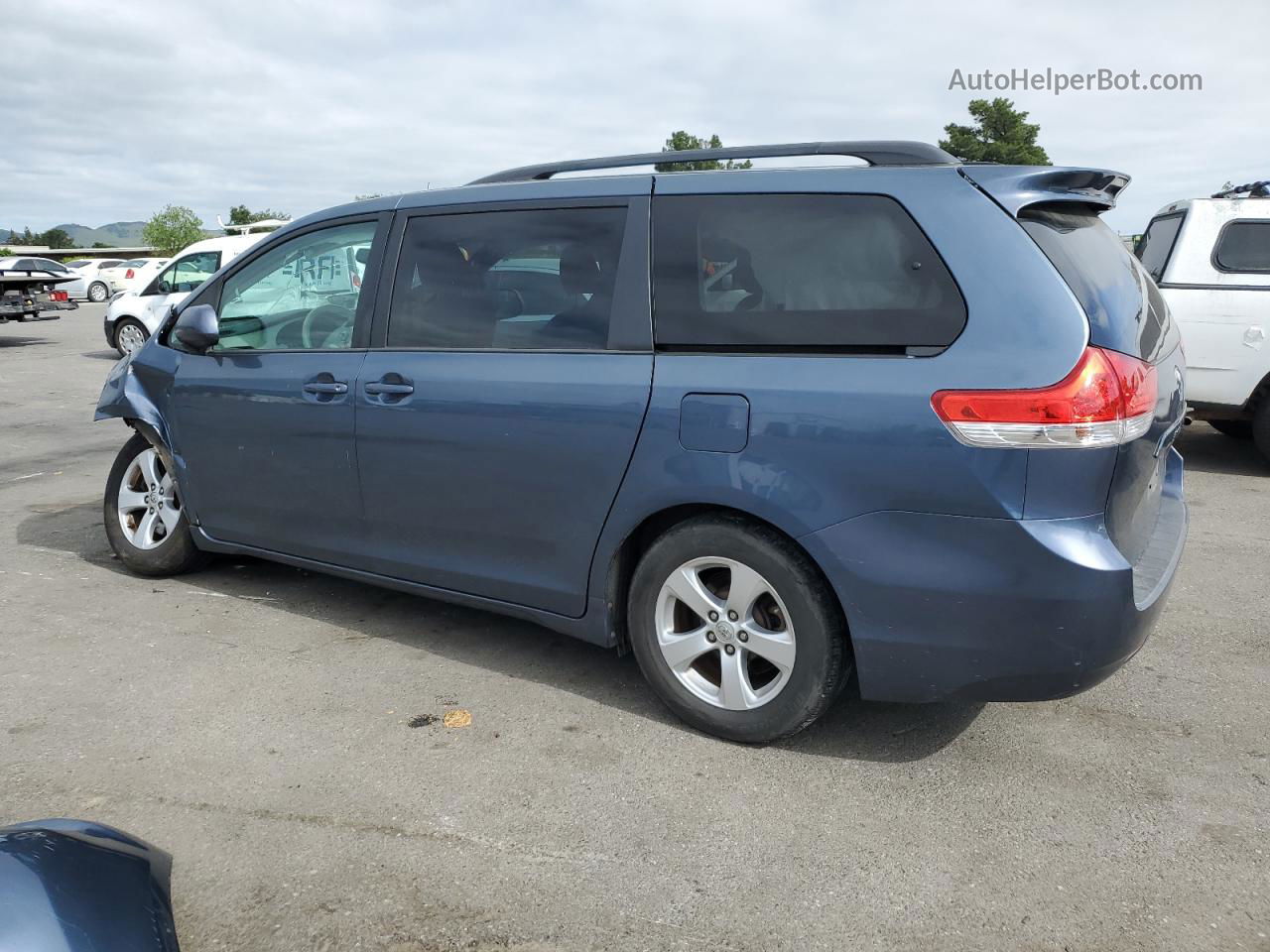 2014 Toyota Sienna Le Синий vin: 5TDKK3DC2ES424065