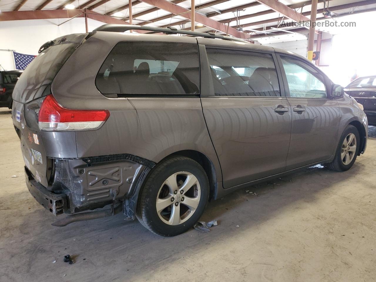 2014 Toyota Sienna Le Серый vin: 5TDKK3DC3ES492732