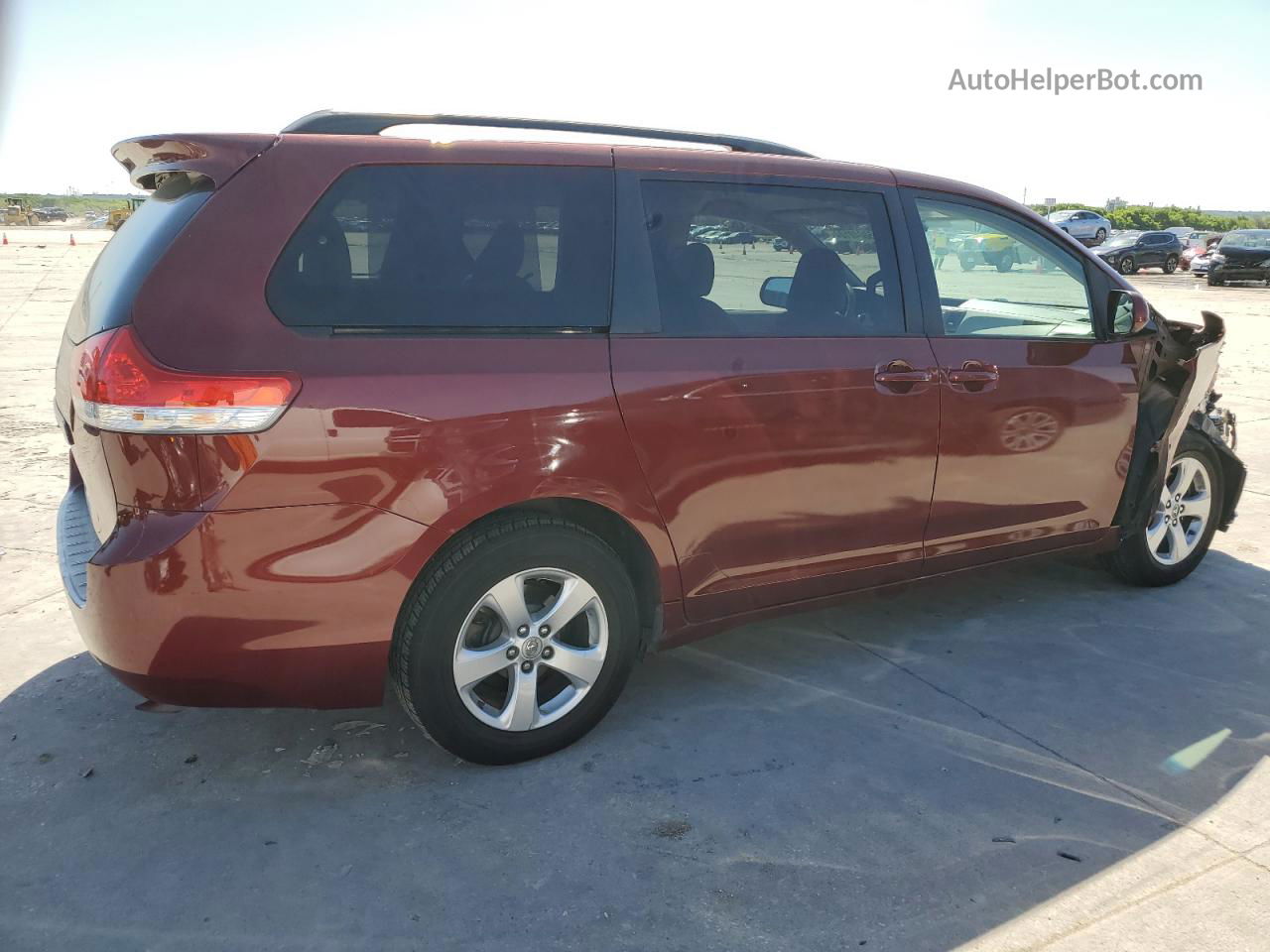 2014 Toyota Sienna Le Темно-бордовый vin: 5TDKK3DC4ES469489