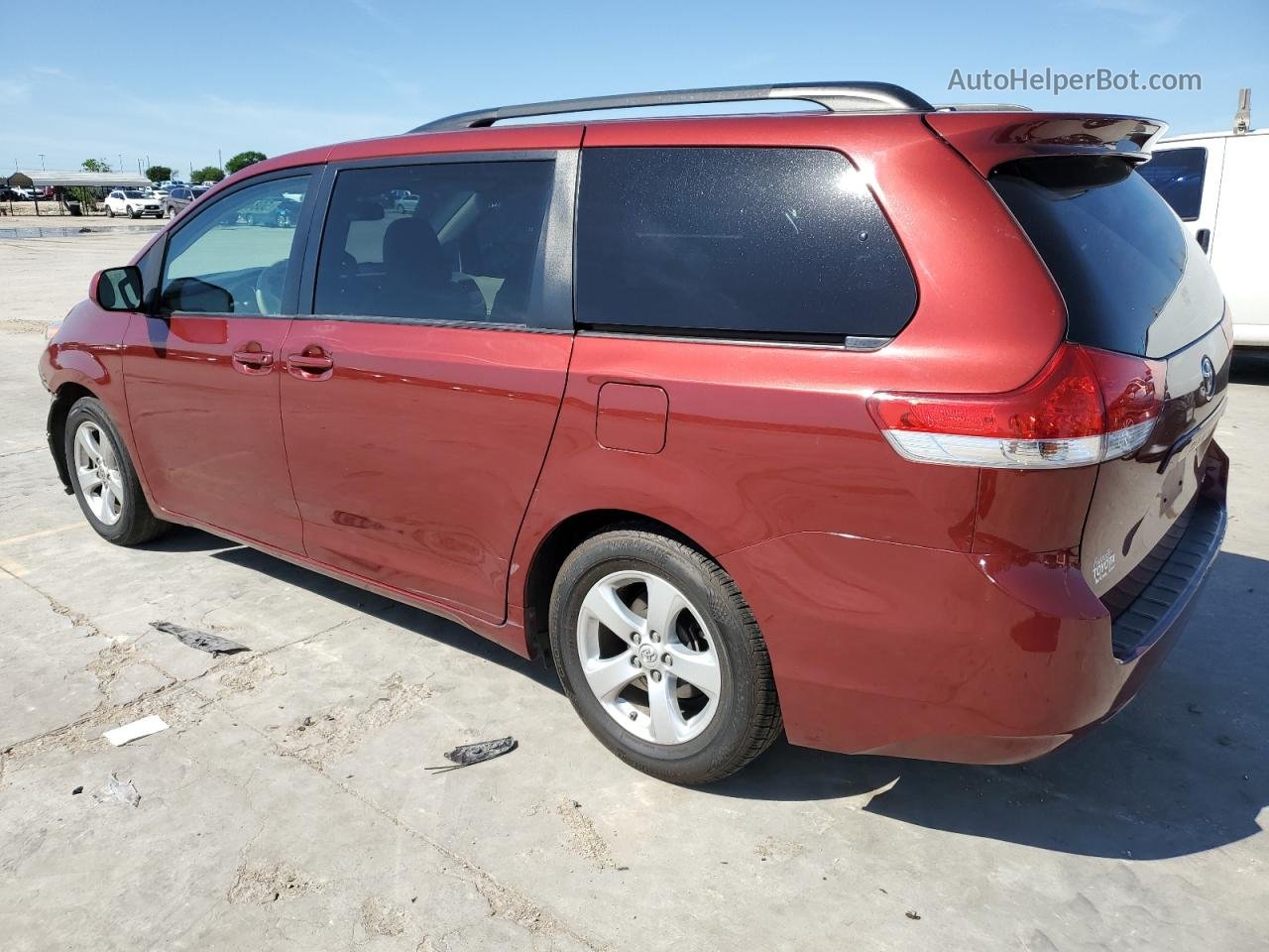 2014 Toyota Sienna Le Maroon vin: 5TDKK3DC4ES469489