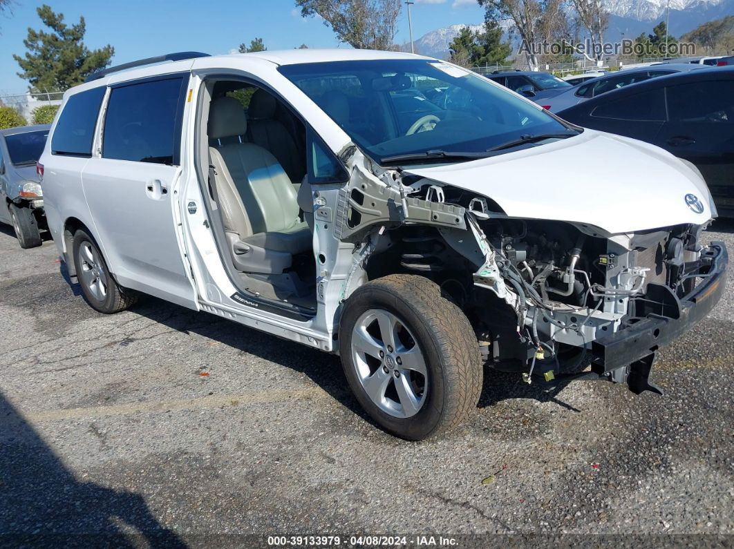 2014 Toyota Sienna Le V6 8 Passenger White vin: 5TDKK3DC6ES442391