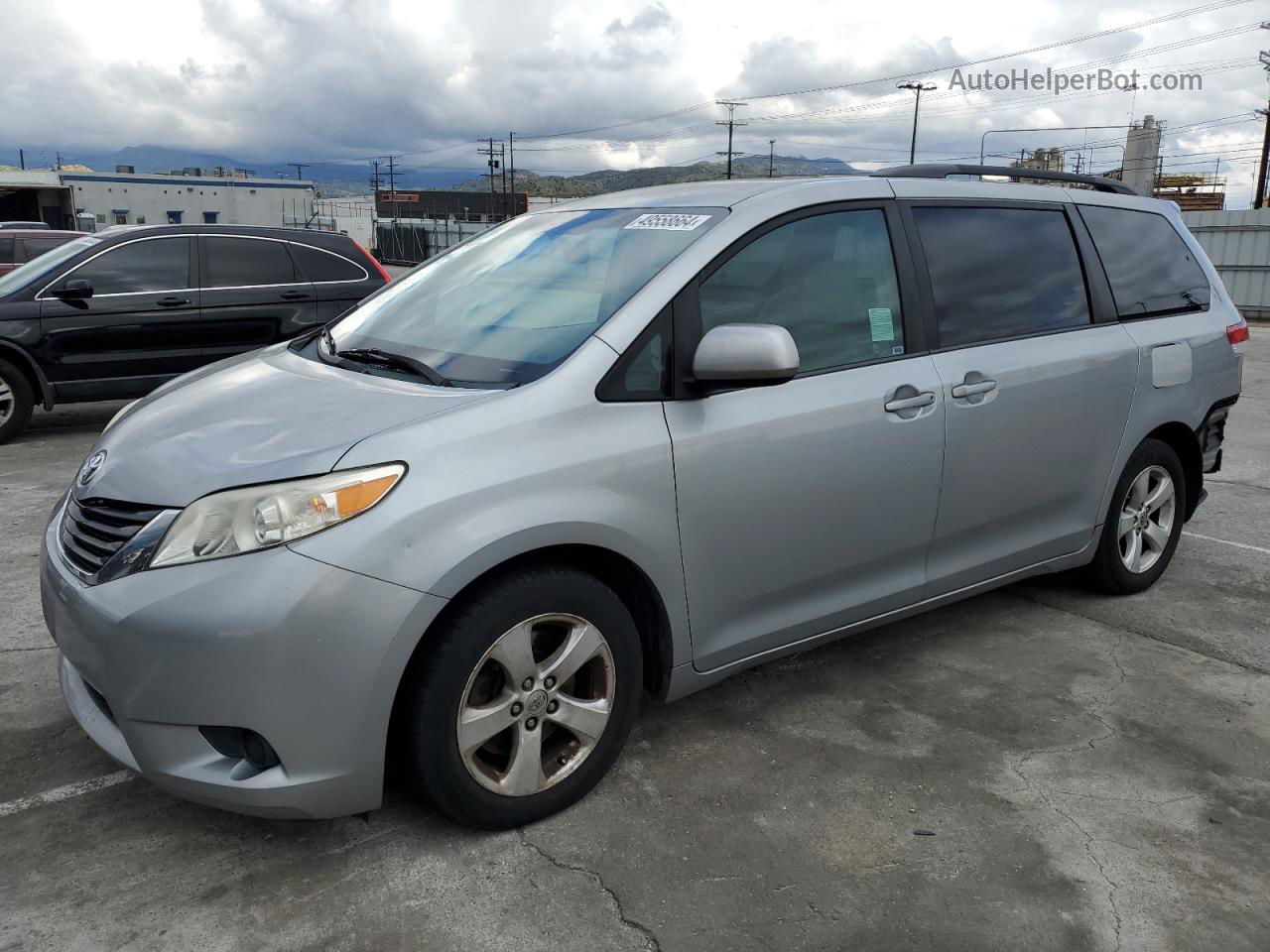 2014 Toyota Sienna Le Серебряный vin: 5TDKK3DC6ES444836