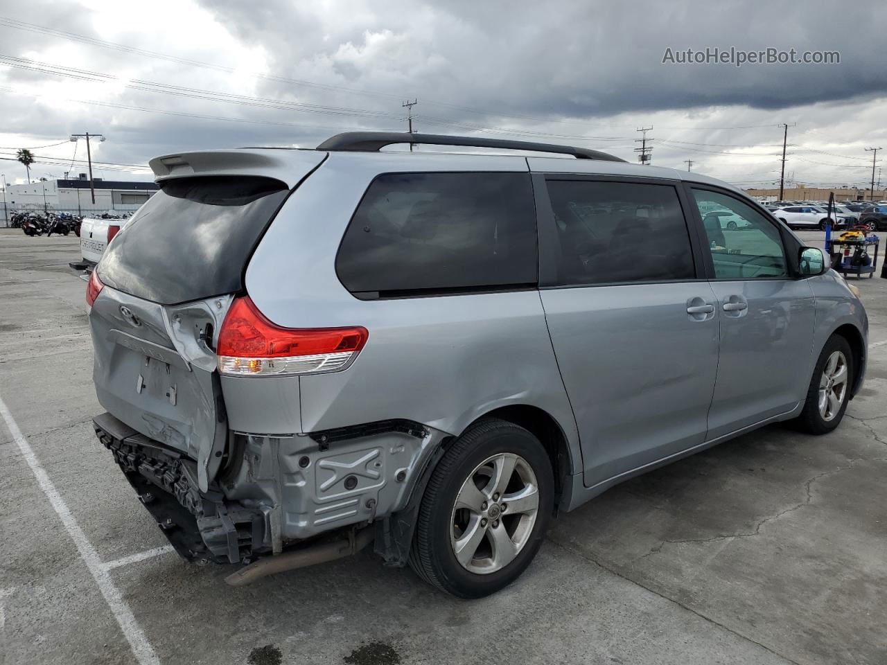 2014 Toyota Sienna Le Серебряный vin: 5TDKK3DC6ES444836