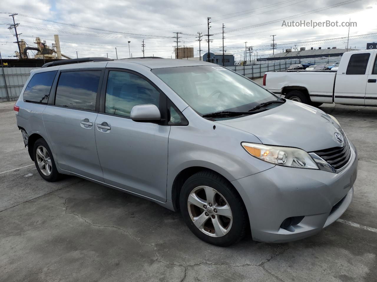 2014 Toyota Sienna Le Серебряный vin: 5TDKK3DC6ES444836