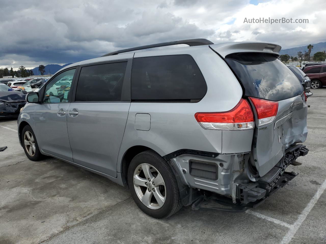 2014 Toyota Sienna Le Серебряный vin: 5TDKK3DC6ES444836