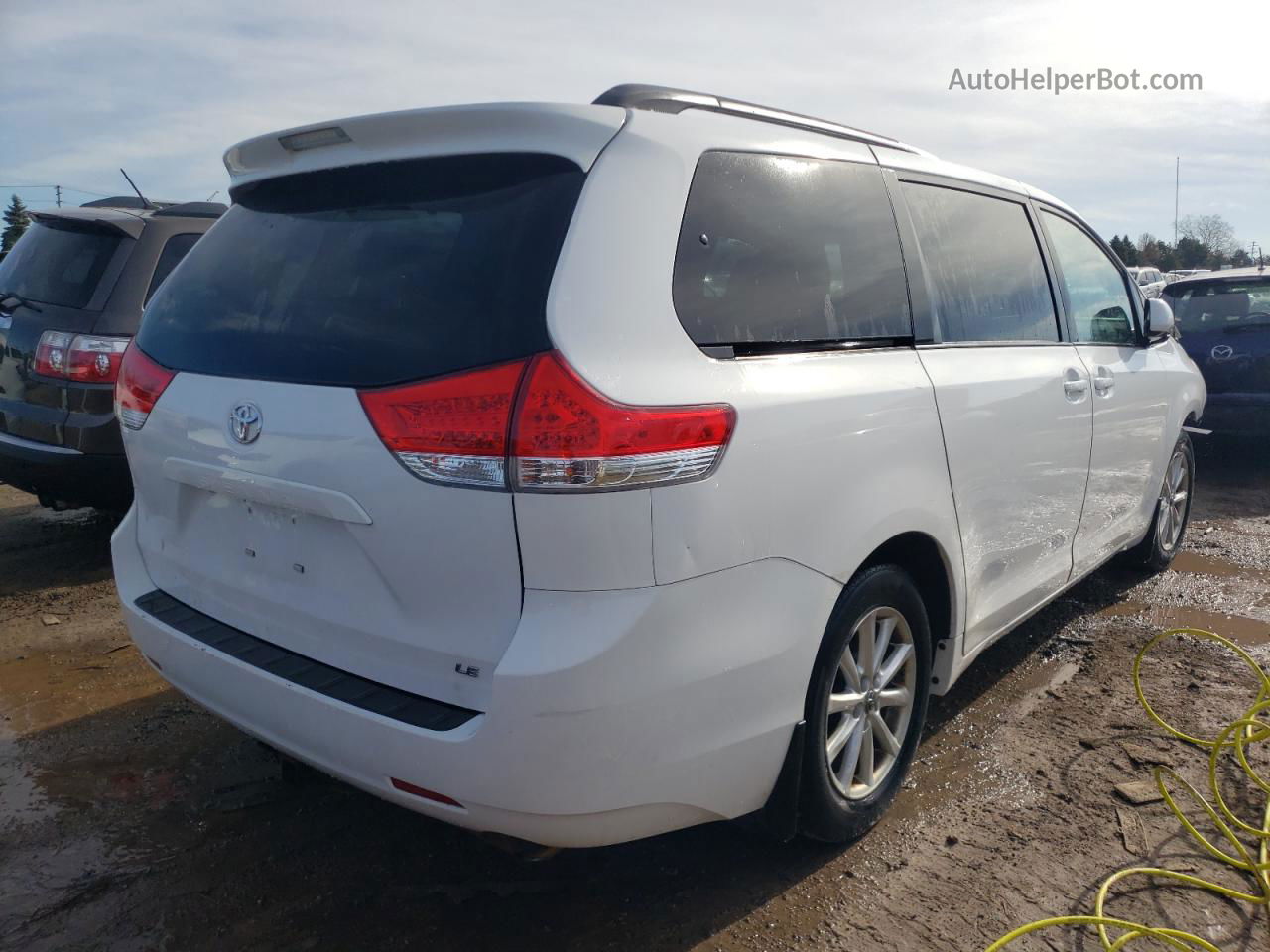 2014 Toyota Sienna Le Белый vin: 5TDKK3DC6ES478811