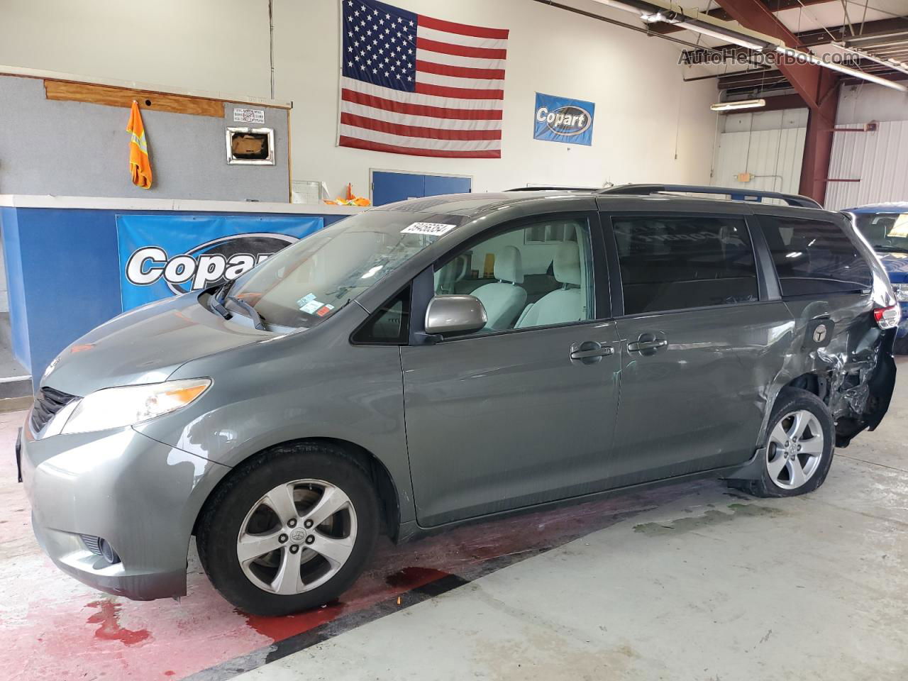 2014 Toyota Sienna Le Green vin: 5TDKK3DC7ES412073