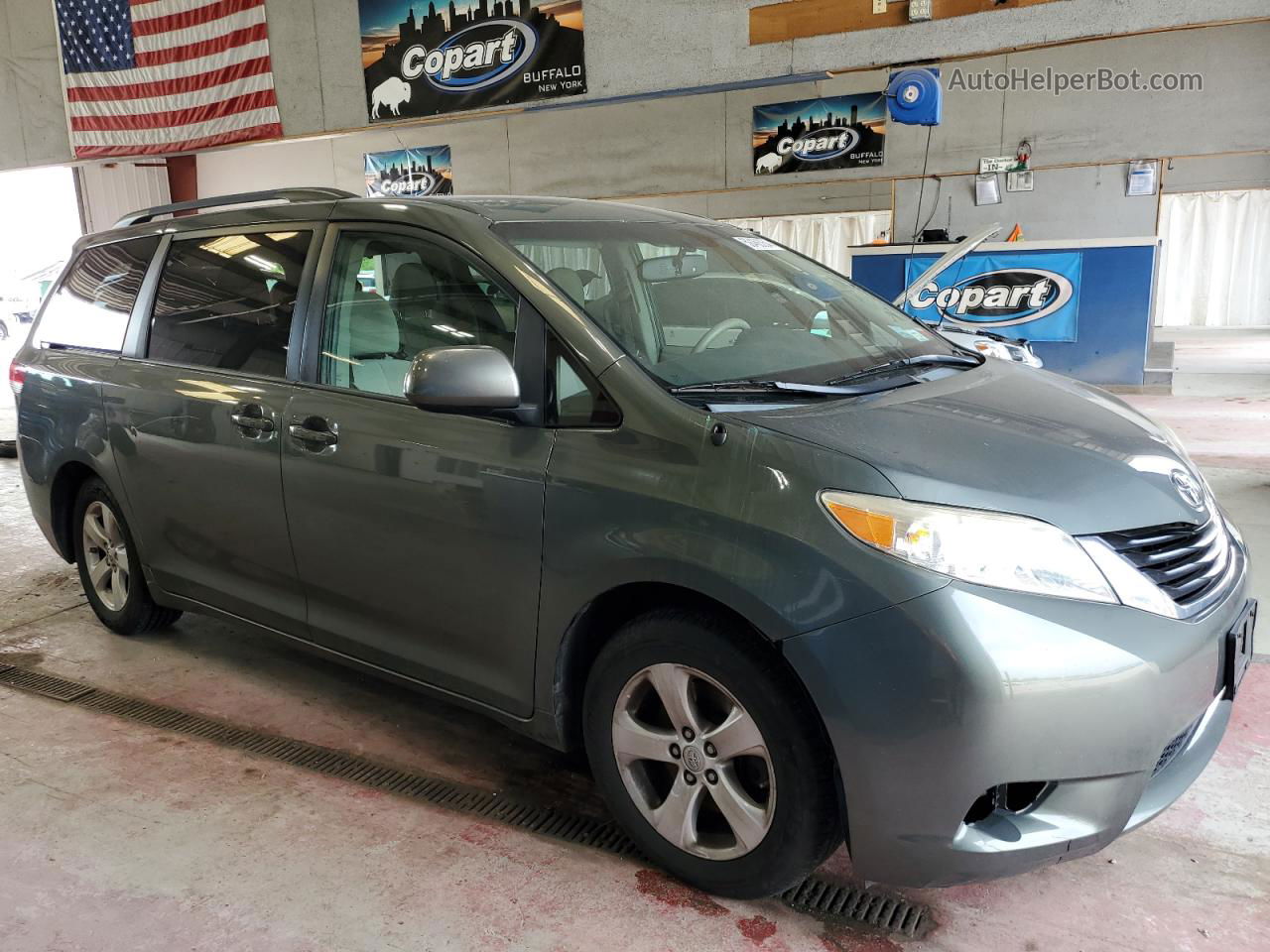 2014 Toyota Sienna Le Green vin: 5TDKK3DC7ES412073