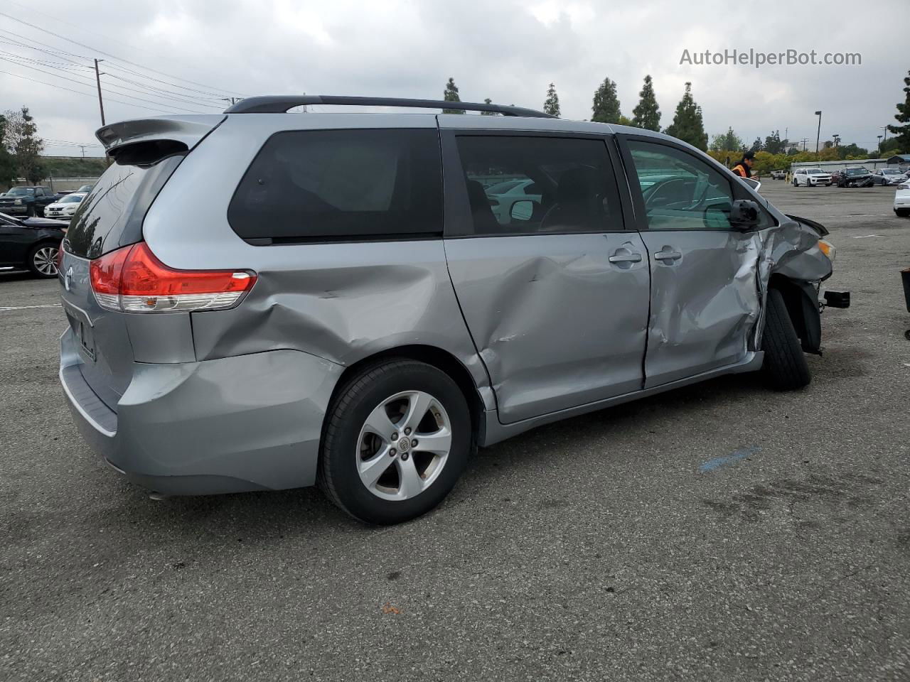 2014 Toyota Sienna Le Silver vin: 5TDKK3DC8ES443249