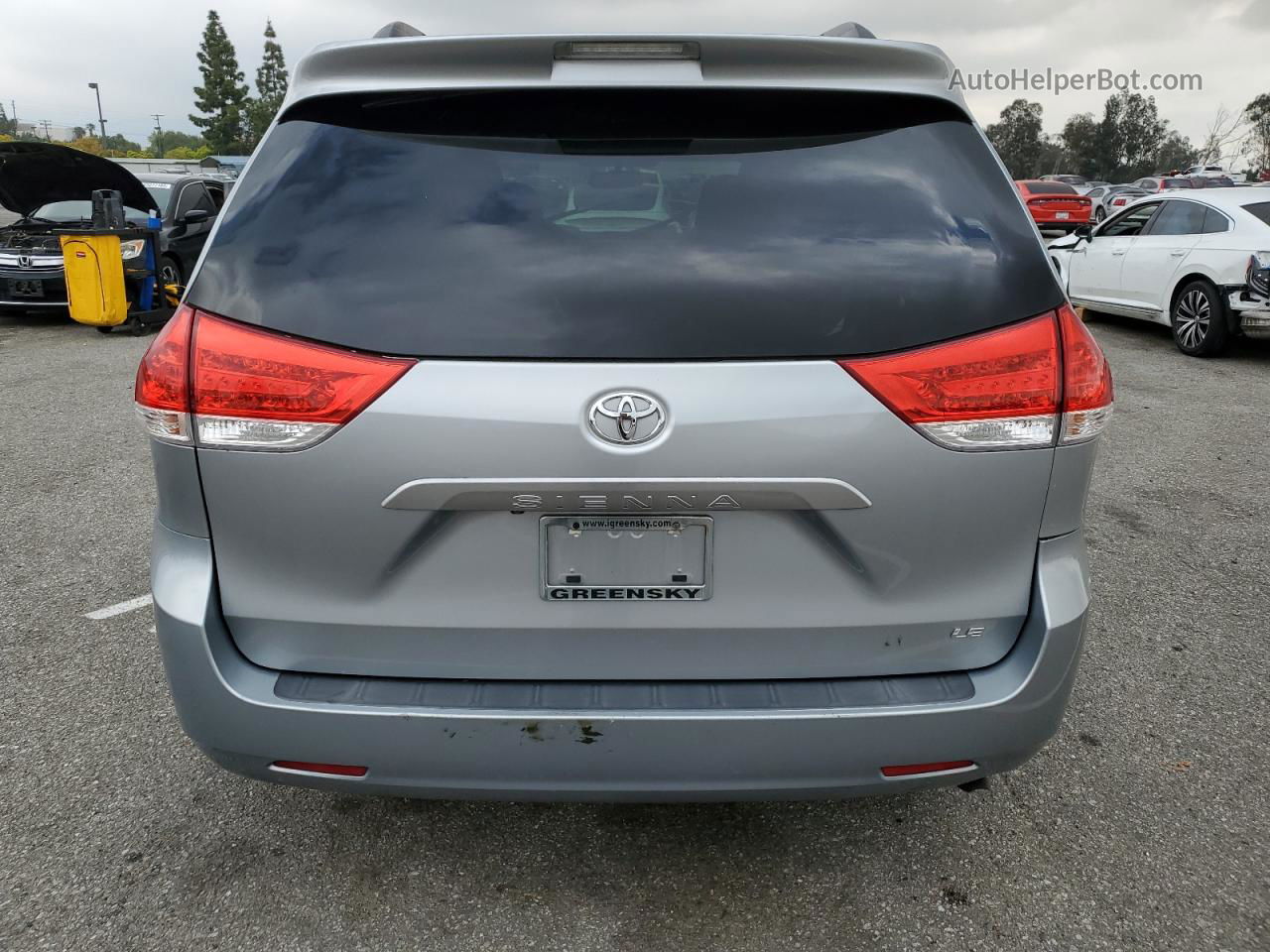 2014 Toyota Sienna Le Silver vin: 5TDKK3DC8ES443249