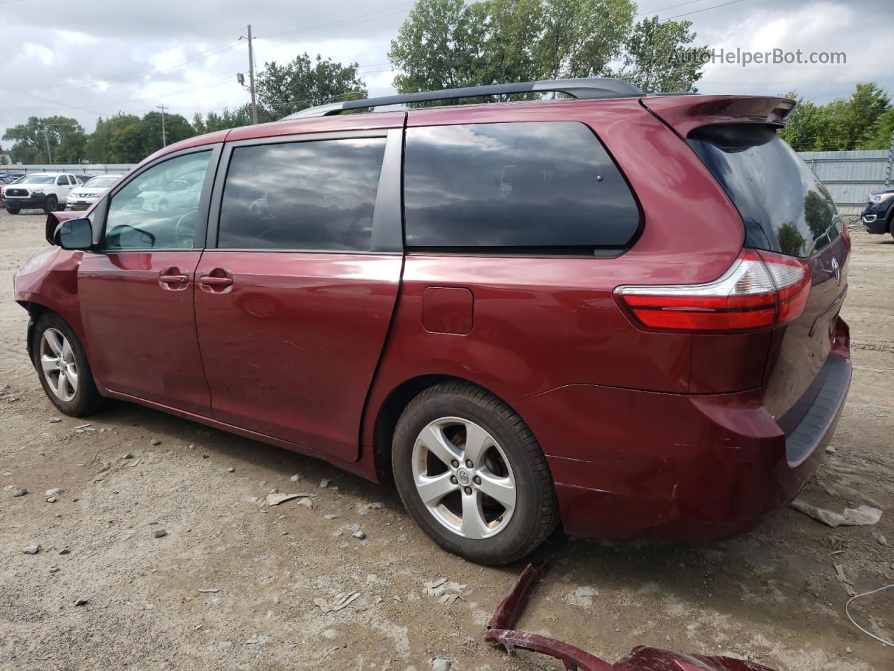 2015 Toyota Sienna Le Красный vin: 5TDKK3DC8FS599521