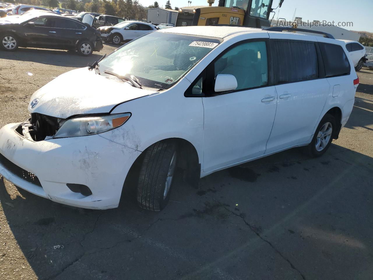 2014 Toyota Sienna Le White vin: 5TDKK3DC9ES423172