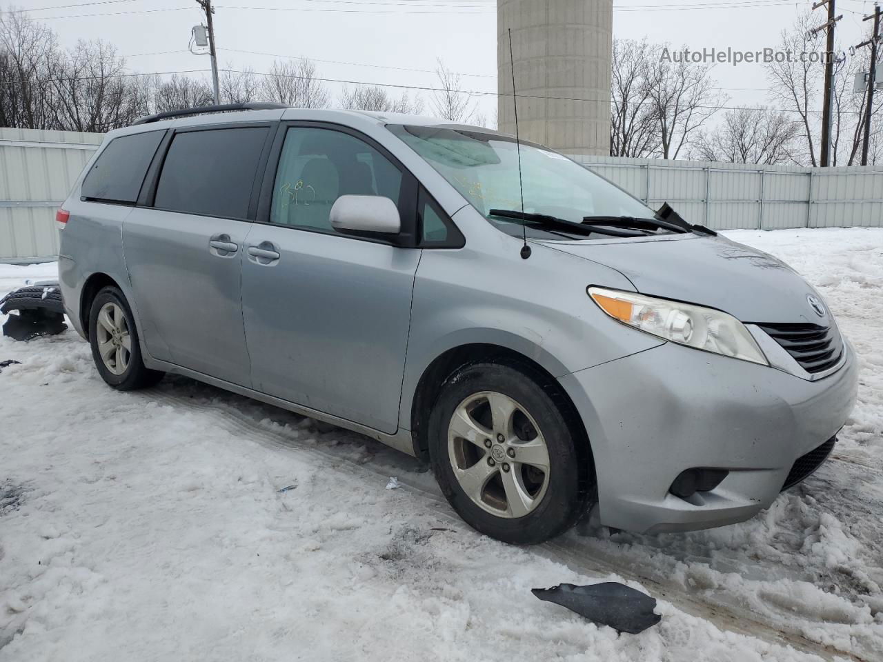 2014 Toyota Sienna Le Silver vin: 5TDKK3DC9ES425214