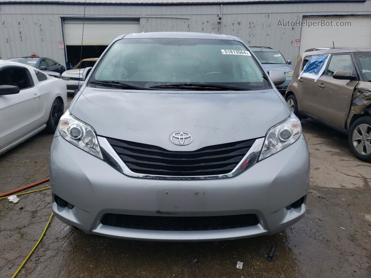 2014 Toyota Sienna Le Серебряный vin: 5TDKK3DCXES446654