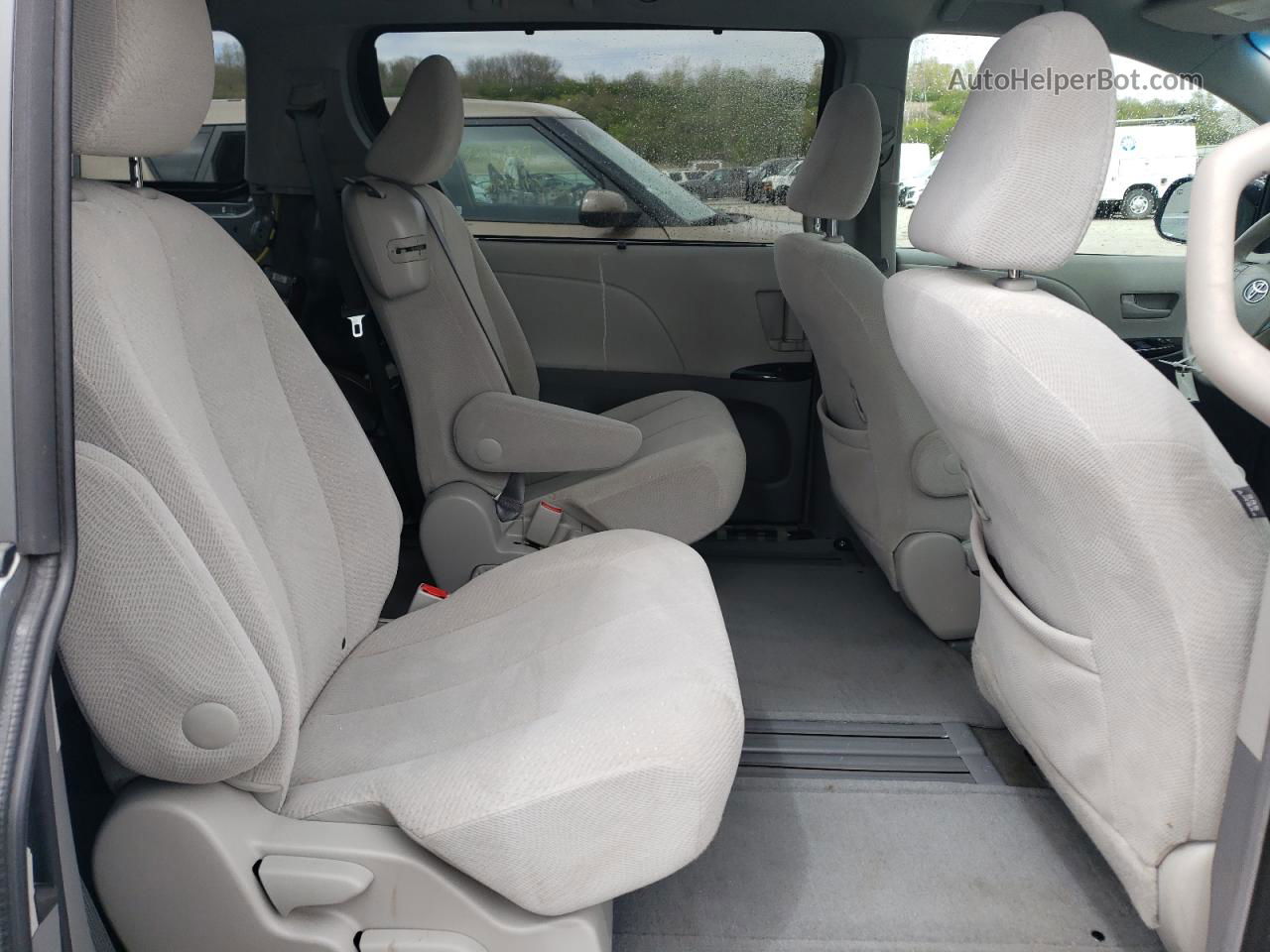 2014 Toyota Sienna Le Серебряный vin: 5TDKK3DCXES446654