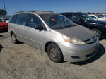 2010 Toyota Sienna Ce Бежевый vin: 5TDKK4CC4AS331114