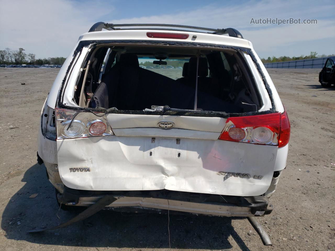 2010 Toyota Sienna Ce White vin: 5TDKK4CC5AS311423