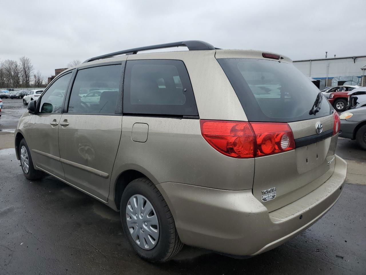 2010 Toyota Sienna Ce Tan vin: 5TDKK4CC9AS289183