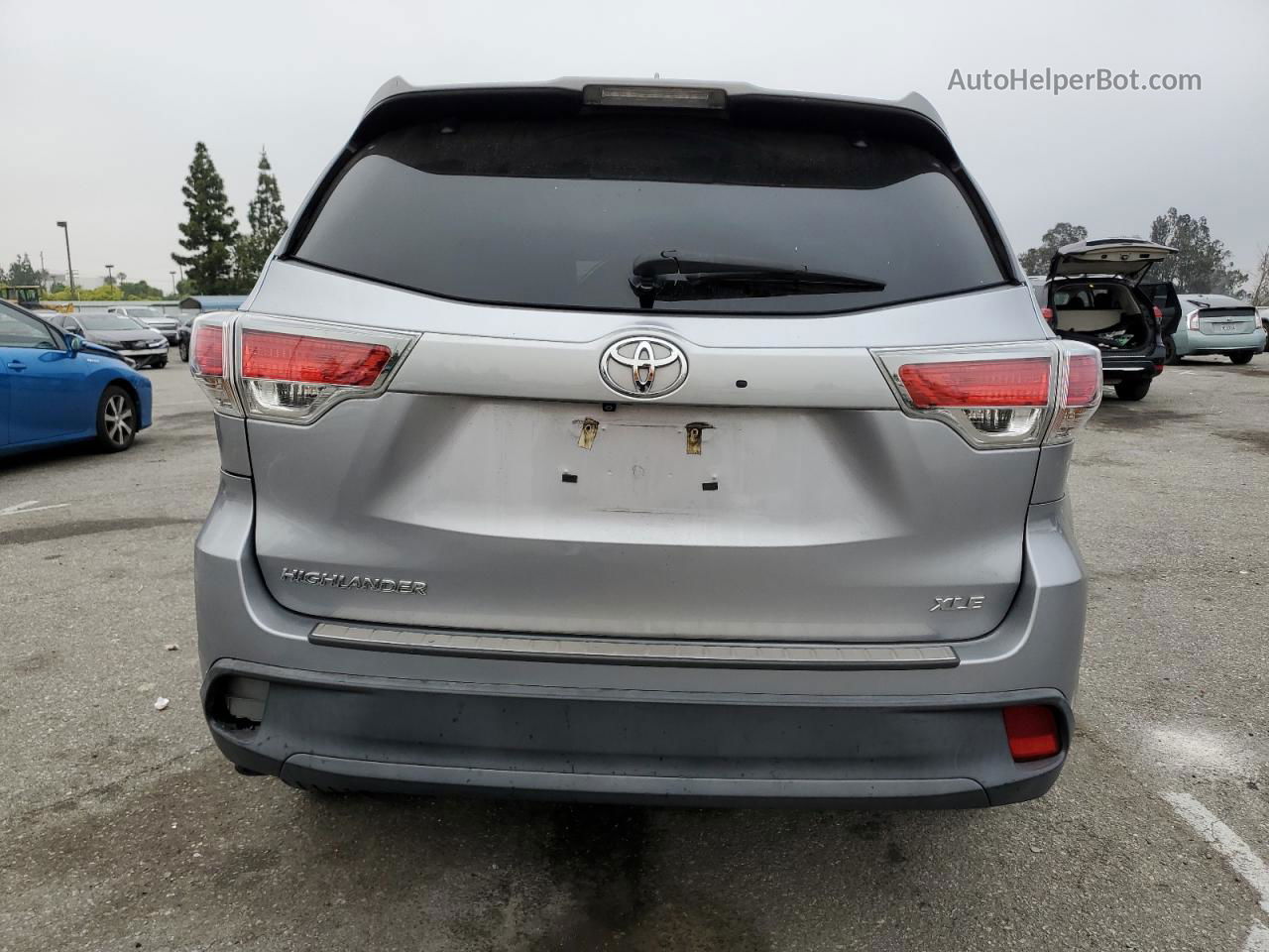 2016 Toyota Highlander Xle Silver vin: 5TDKKRFH0GS503233