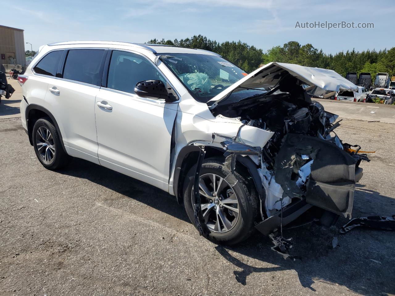 2016 Toyota Highlander Xle White vin: 5TDKKRFH5GS505060