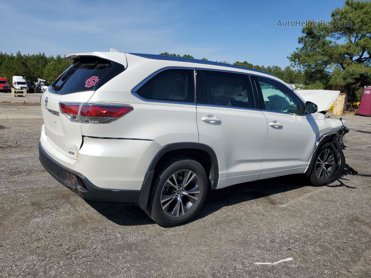 2016 Toyota Highlander Xle White vin: 5TDKKRFH5GS505060