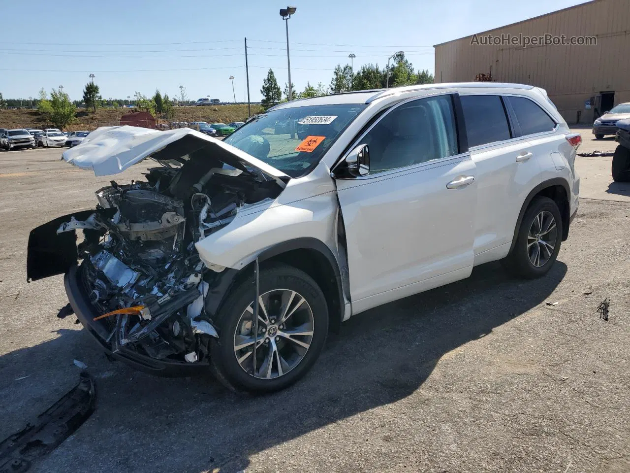 2016 Toyota Highlander Xle White vin: 5TDKKRFH5GS505060