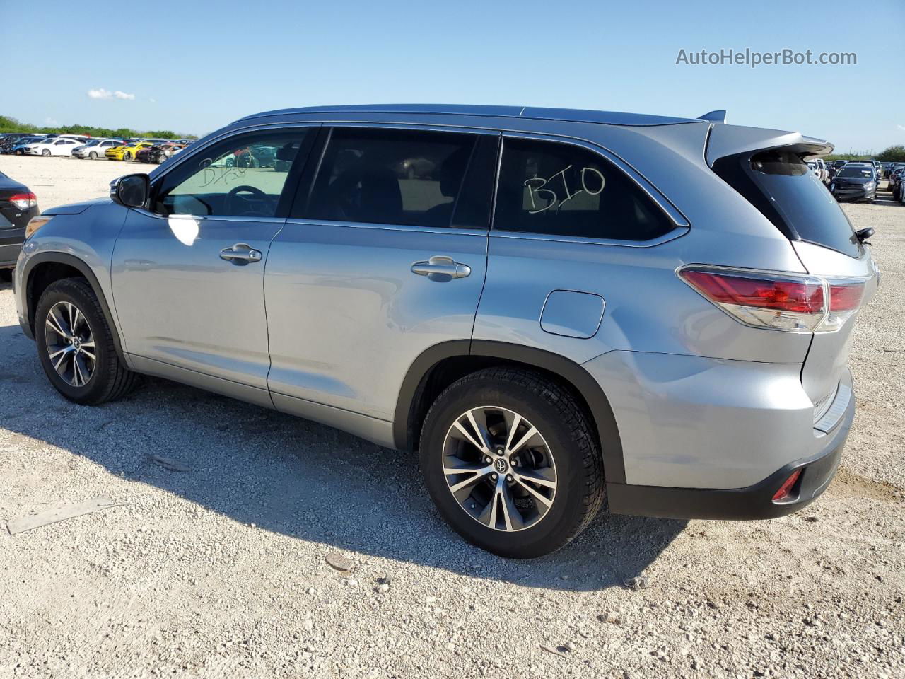 2016 Toyota Highlander Xle Silver vin: 5TDKKRFH8GS157111