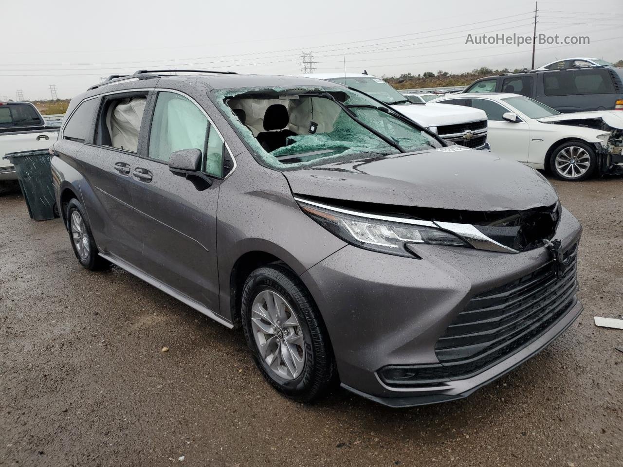 2022 Toyota Sienna Le Charcoal vin: 5TDKRKEC0NS095273