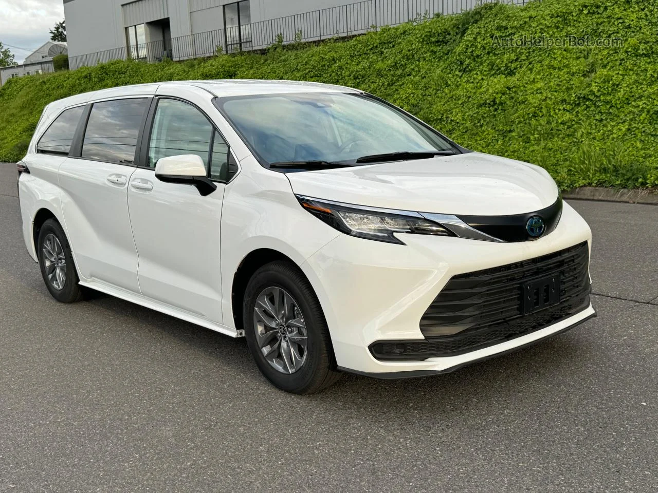 2022 Toyota Sienna Le White vin: 5TDKRKEC2NS118441