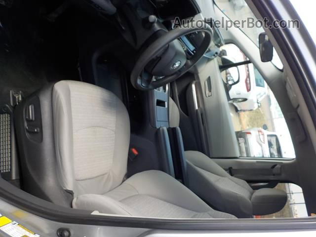 2022 Toyota Sienna Le Silver vin: 5TDKRKEC3NS075454