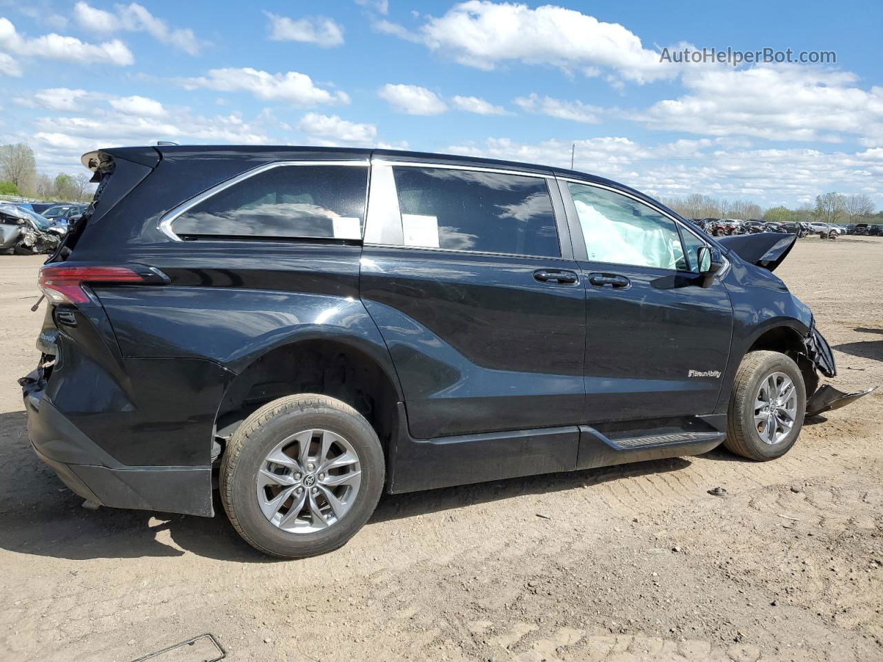 2022 Toyota Sienna Le Черный vin: 5TDKRKEC3NS133210