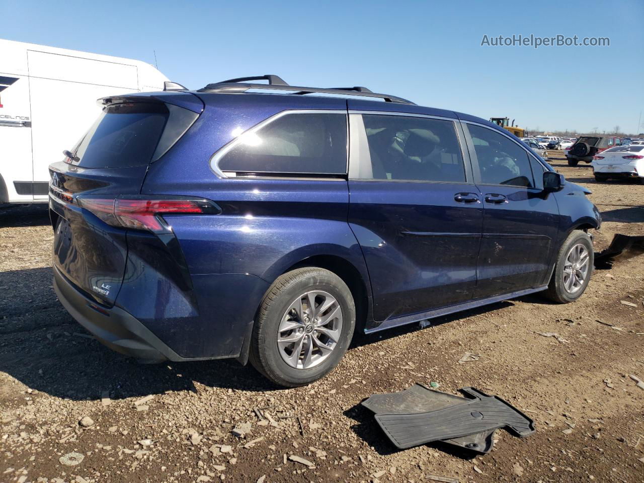 2022 Toyota Sienna Le Синий vin: 5TDKRKEC3NS133286