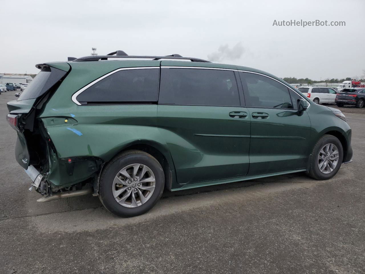 2022 Toyota Sienna Le Зеленый vin: 5TDKRKEC4NS136276