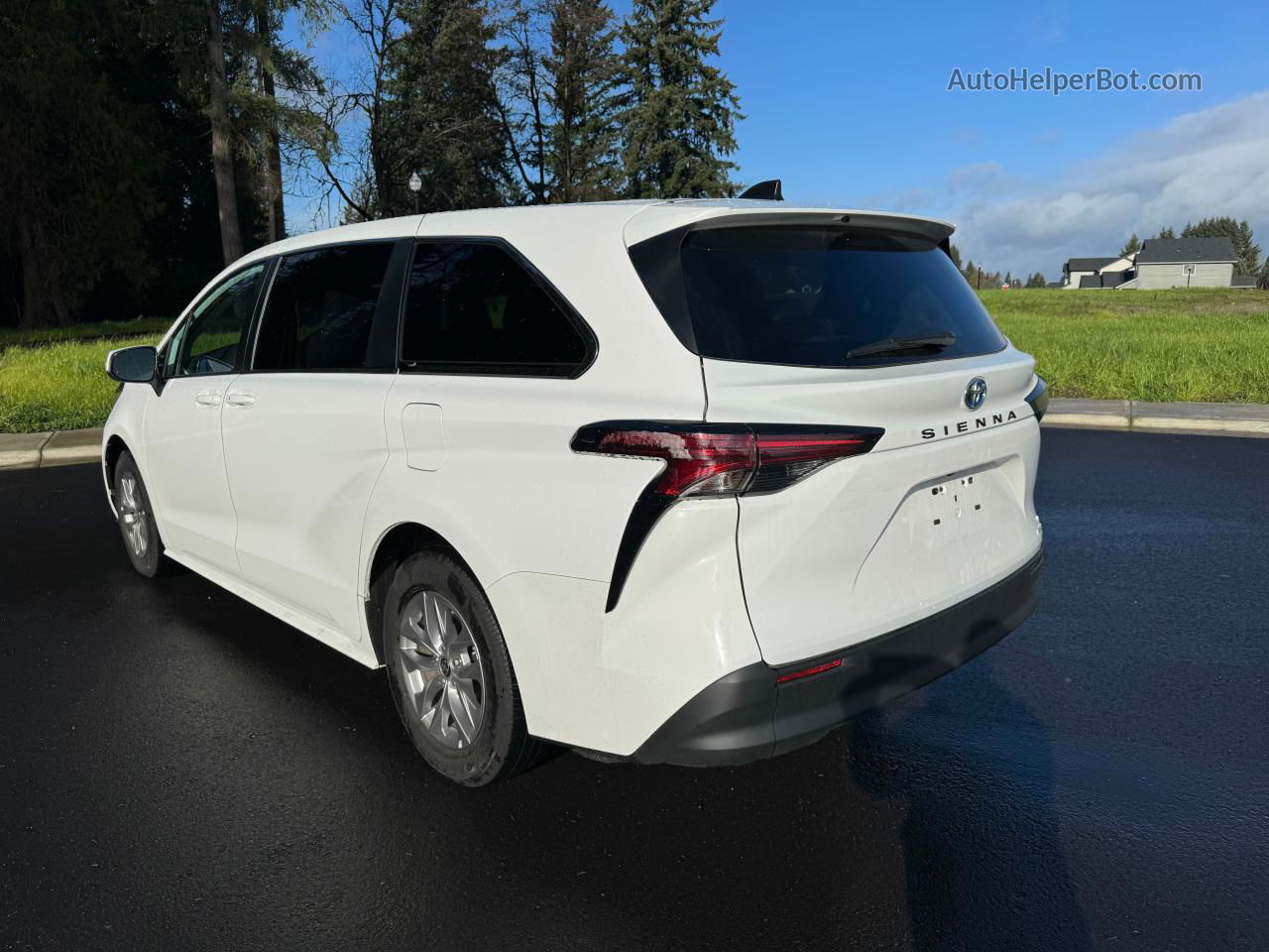 2022 Toyota Sienna Le Белый vin: 5TDKRKEC5NS111340