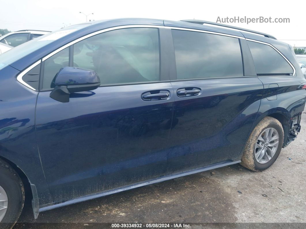 2022 Toyota Sienna Le Blue vin: 5TDKRKEC5NS124668