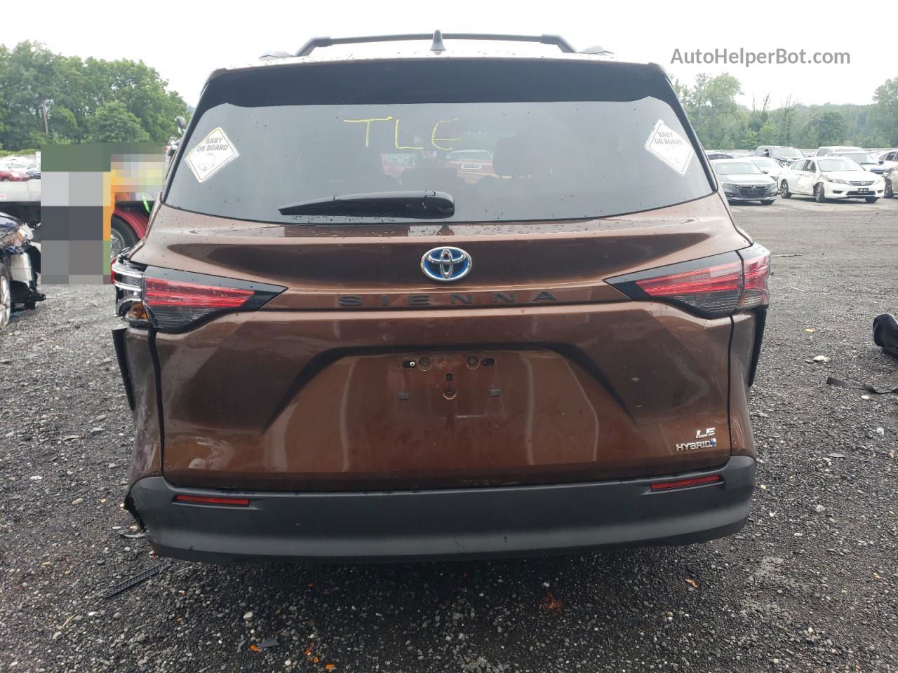 2022 Toyota Sienna Le Brown vin: 5TDKRKEC5NS131202