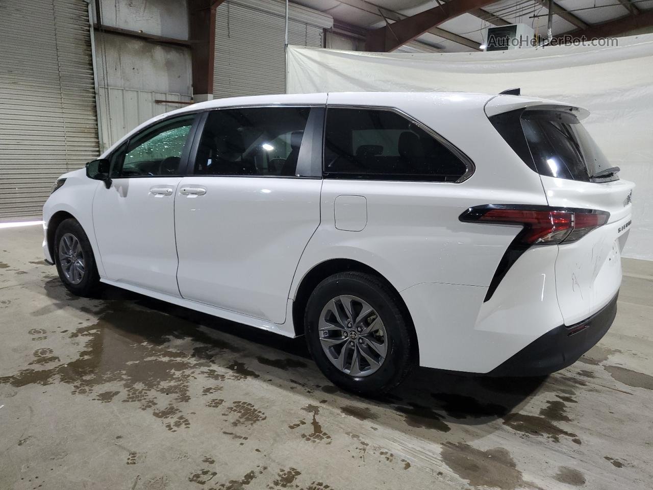 2022 Toyota Sienna Le White vin: 5TDKRKEC6NS084133