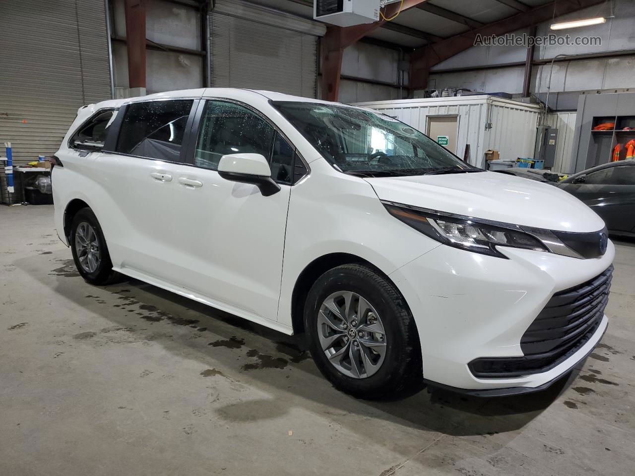 2022 Toyota Sienna Le White vin: 5TDKRKEC6NS084133