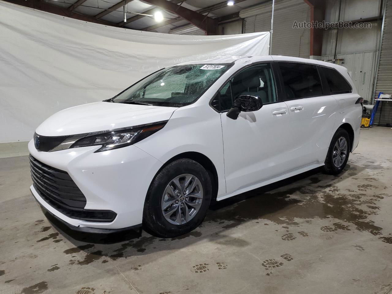 2022 Toyota Sienna Le White vin: 5TDKRKEC6NS084133