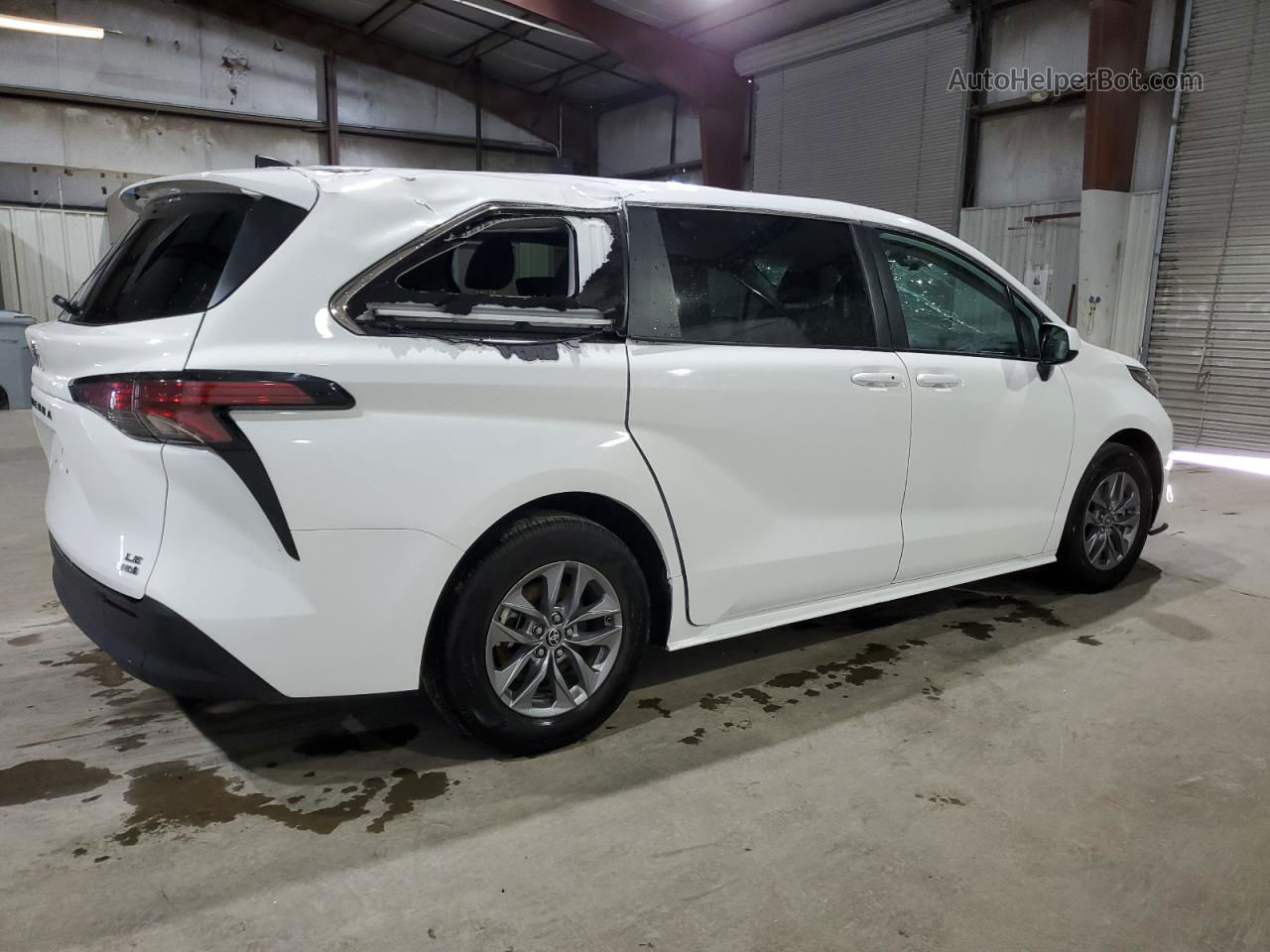 2022 Toyota Sienna Le White vin: 5TDKRKEC6NS084133