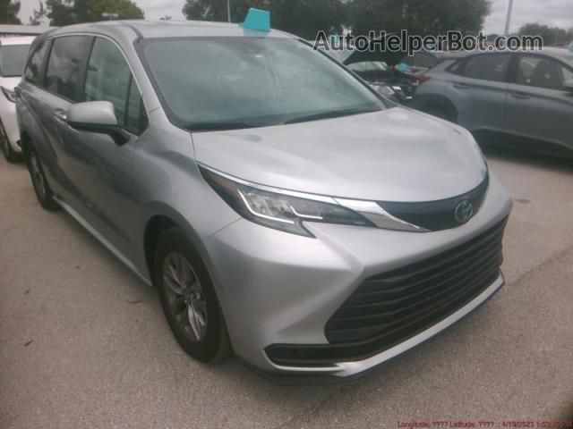 2022 Toyota Sienna Le Silver vin: 5TDKRKEC8NS102194