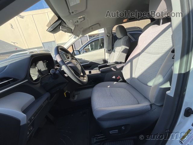 2022 Toyota Sienna Le vin: 5TDKRKEC8NS103815