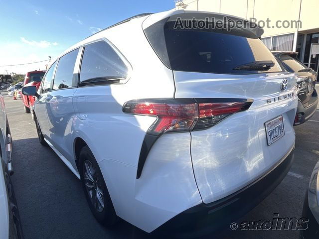 2022 Toyota Sienna Le vin: 5TDKRKEC8NS103815