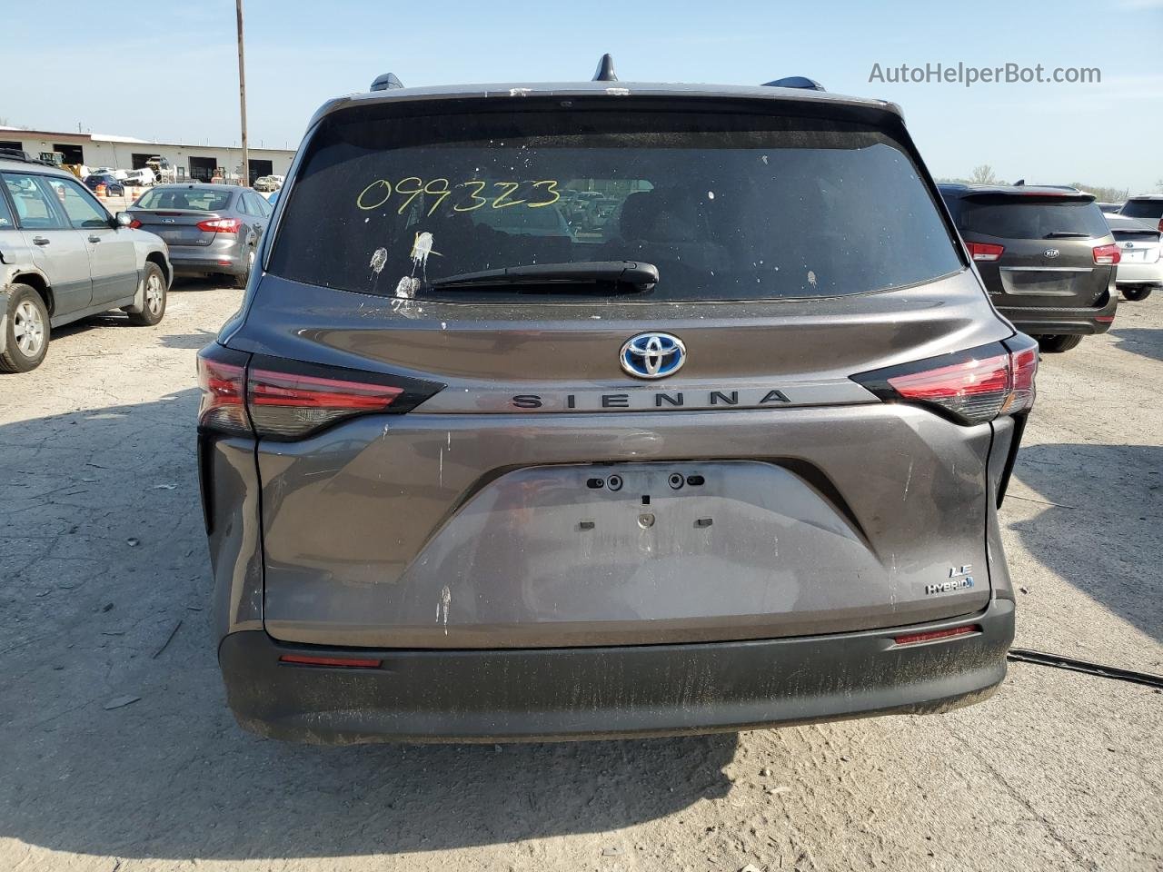 2022 Toyota Sienna Le Charcoal vin: 5TDKRKEC9NS099323