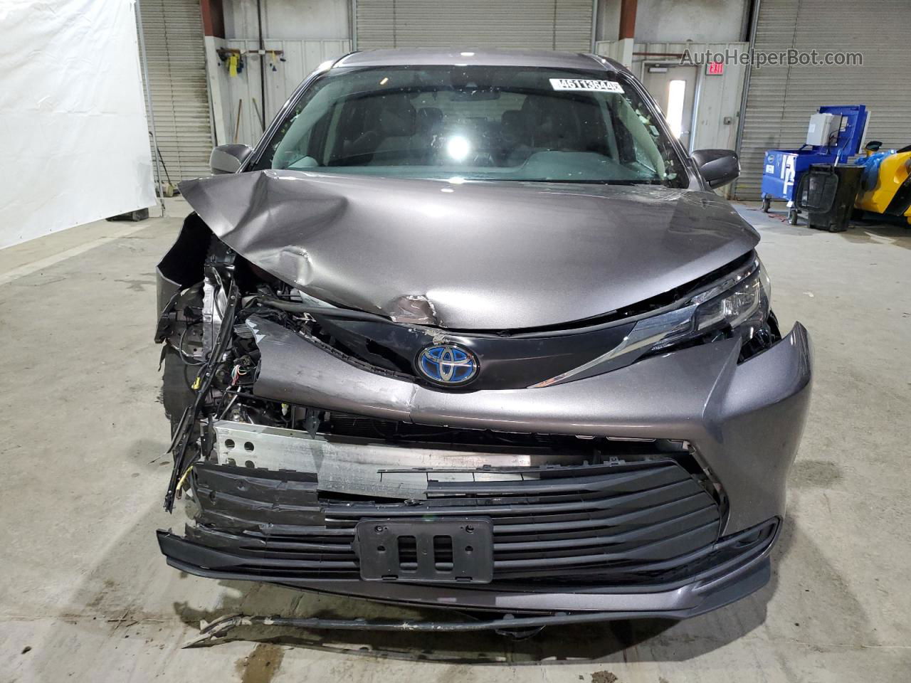 2022 Toyota Sienna Le Угольный vin: 5TDKRKECXNS116839