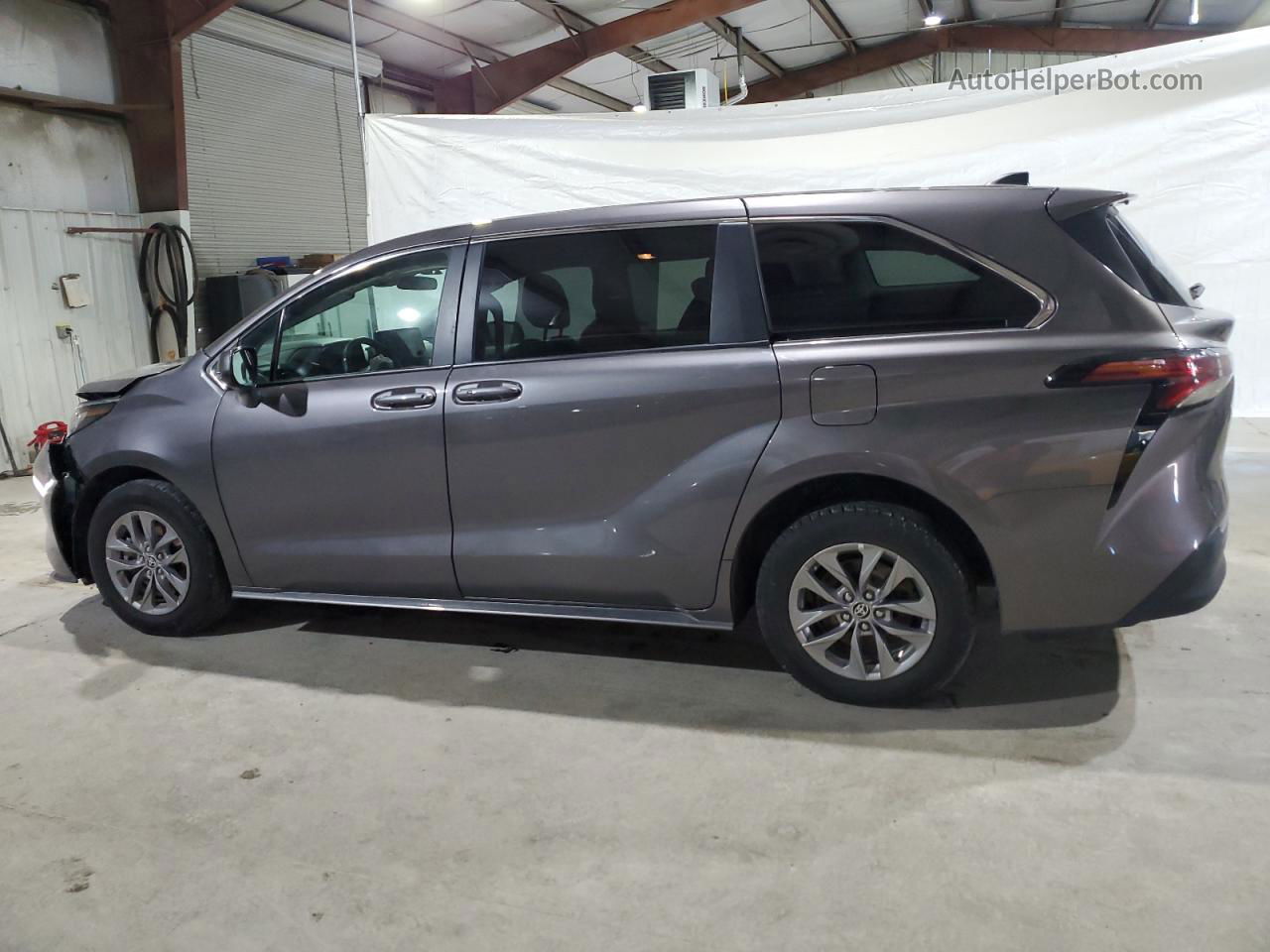 2022 Toyota Sienna Le Угольный vin: 5TDKRKECXNS116839