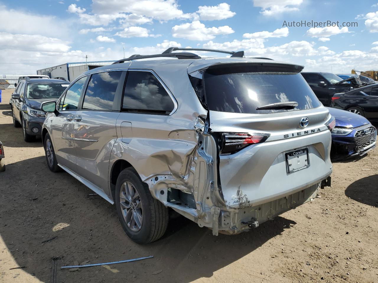 2022 Toyota Sienna Le Серебряный vin: 5TDKSKFC1NS061152