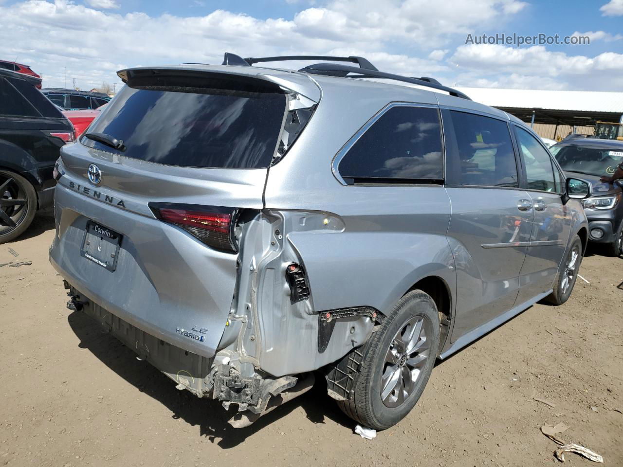 2022 Toyota Sienna Le Silver vin: 5TDKSKFC1NS061152